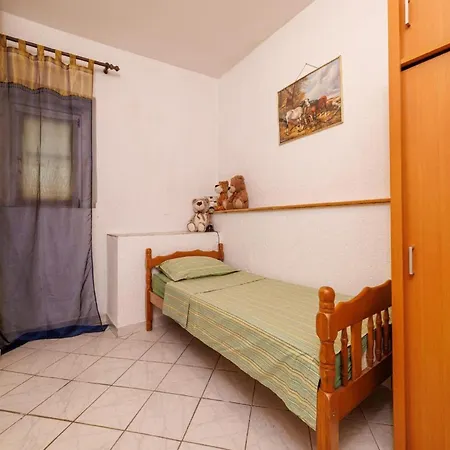 Adorable With Bubble Bath בריביר