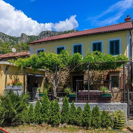 Adorable With Bubble Bath Casa de Férias Bribir (Primorje-Gorski Kotar)