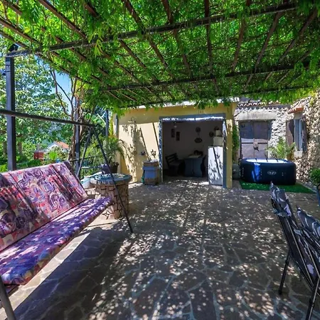 Nyaraló Adorable With Bubble Bath And Outdoor Kitchen Bribir