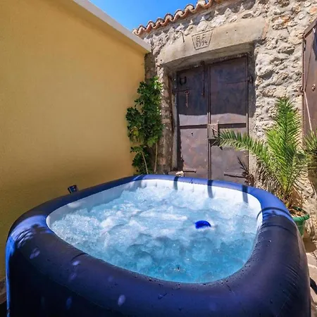 Adorable With Bubble Bath And Outdoor Kitchen Bribir