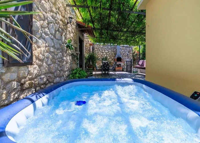 Tatil Evi Adorable With Bubble Bath *